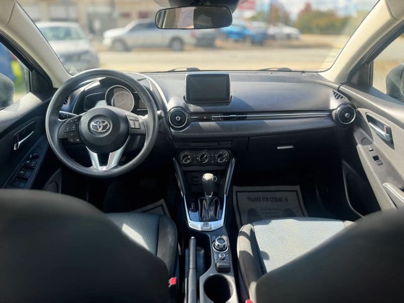 2018 Toyota Yaris iA Sedan 4D - image 9