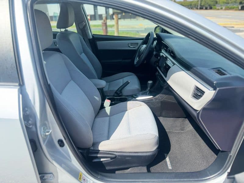 2016 Toyota Corolla LE Sedan 4D - image 12