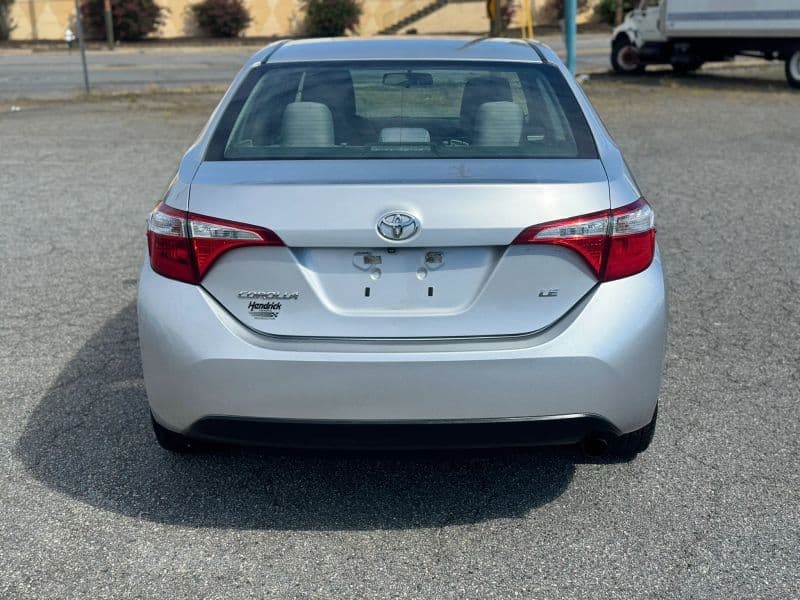 2016 Toyota Corolla LE Sedan 4D - image 4