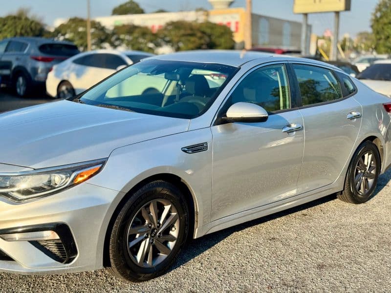 2019 Kia Optima LX Sedan 4D - image 2