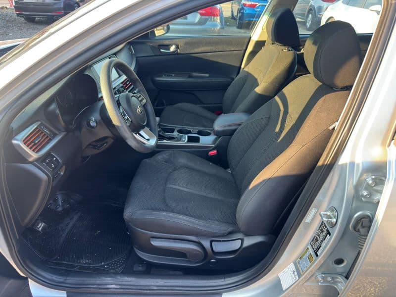 2019 Kia Optima LX Sedan 4D - image 8