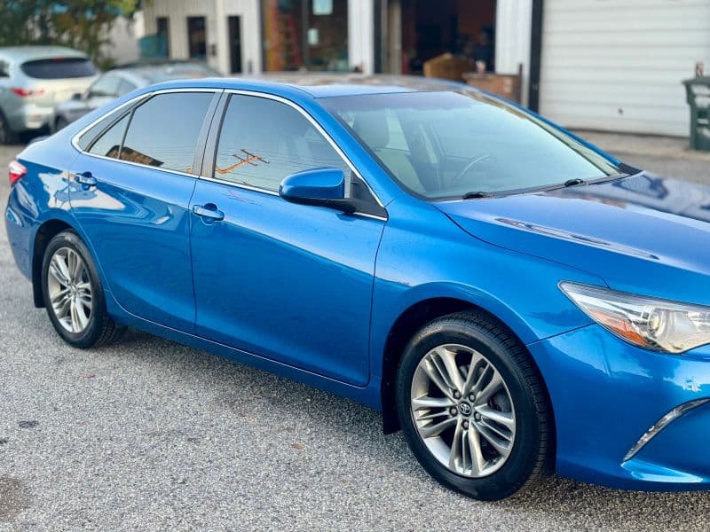 2017 Toyota Camry SE Sedan 4D - image 2