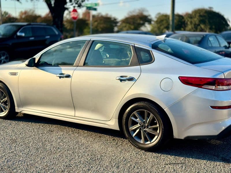 2019 Kia Optima LX Sedan 4D - image 3