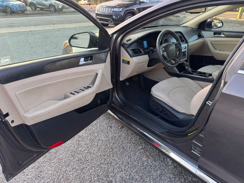 2015 Hyundai Sonata Sport Sedan 4D - image 7