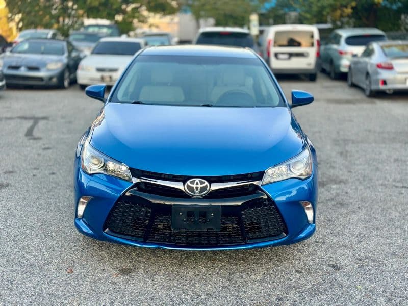2017 Toyota Camry SE Sedan 4D - image 1