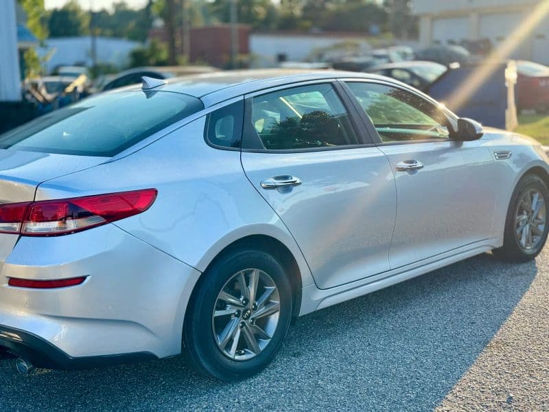 2019 Kia Optima LX Sedan 4D - image 5